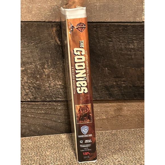 The Goonies (1985) VHS, 1994 Warner Home Video, Family Entertainment‎ Clamshell - Picture 3 of 7